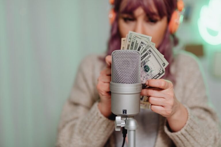 hobo shoestring net worth