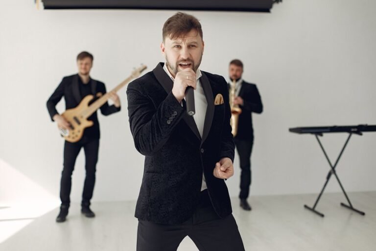 liliac band net worth